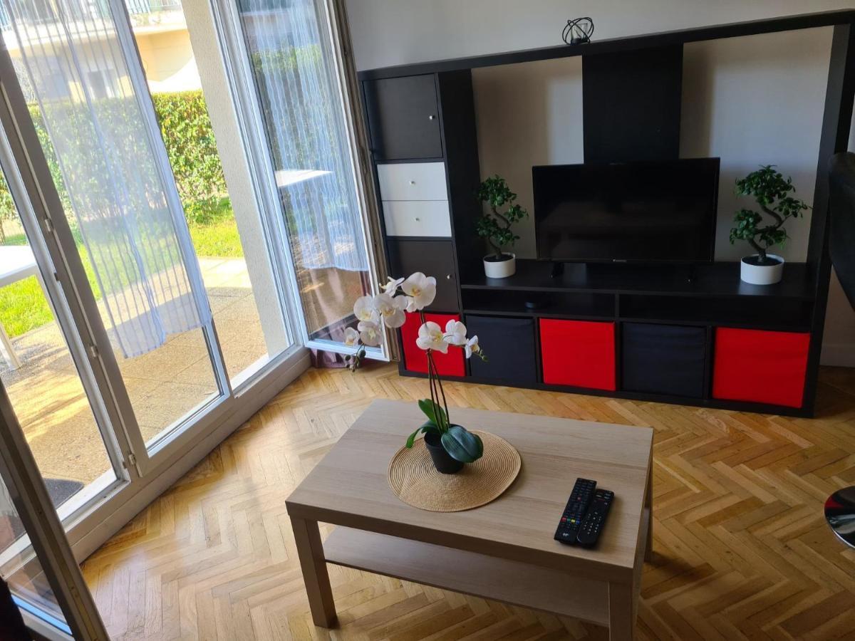 Appartement Avec Rez De Jardin A Disneyland Montevrain Ngoại thất bức ảnh