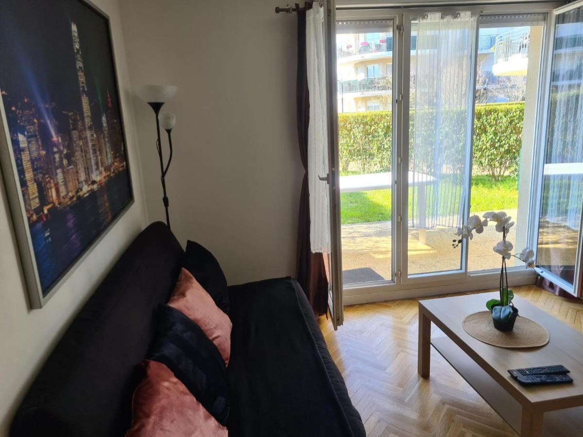 Appartement Avec Rez De Jardin A Disneyland Montevrain Ngoại thất bức ảnh