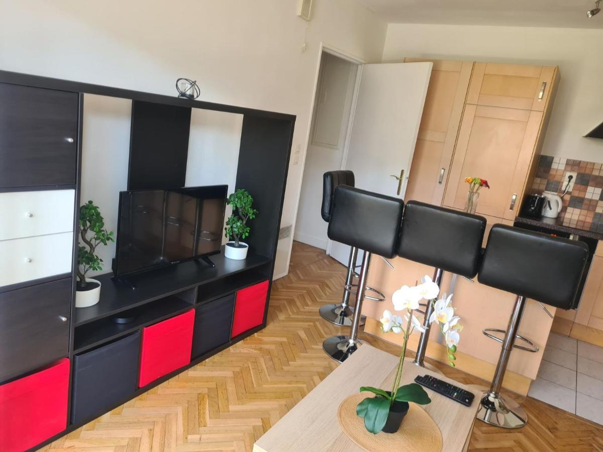 Appartement Avec Rez De Jardin A Disneyland Montevrain Ngoại thất bức ảnh