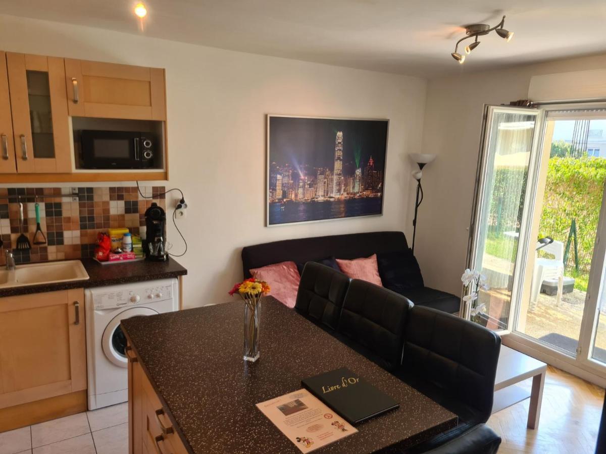 Appartement Avec Rez De Jardin A Disneyland Montevrain Ngoại thất bức ảnh