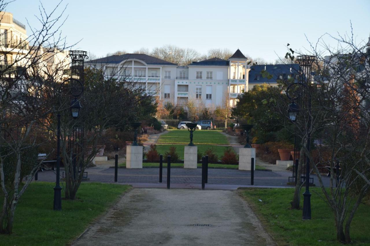 Appartement Avec Rez De Jardin A Disneyland Montevrain Ngoại thất bức ảnh