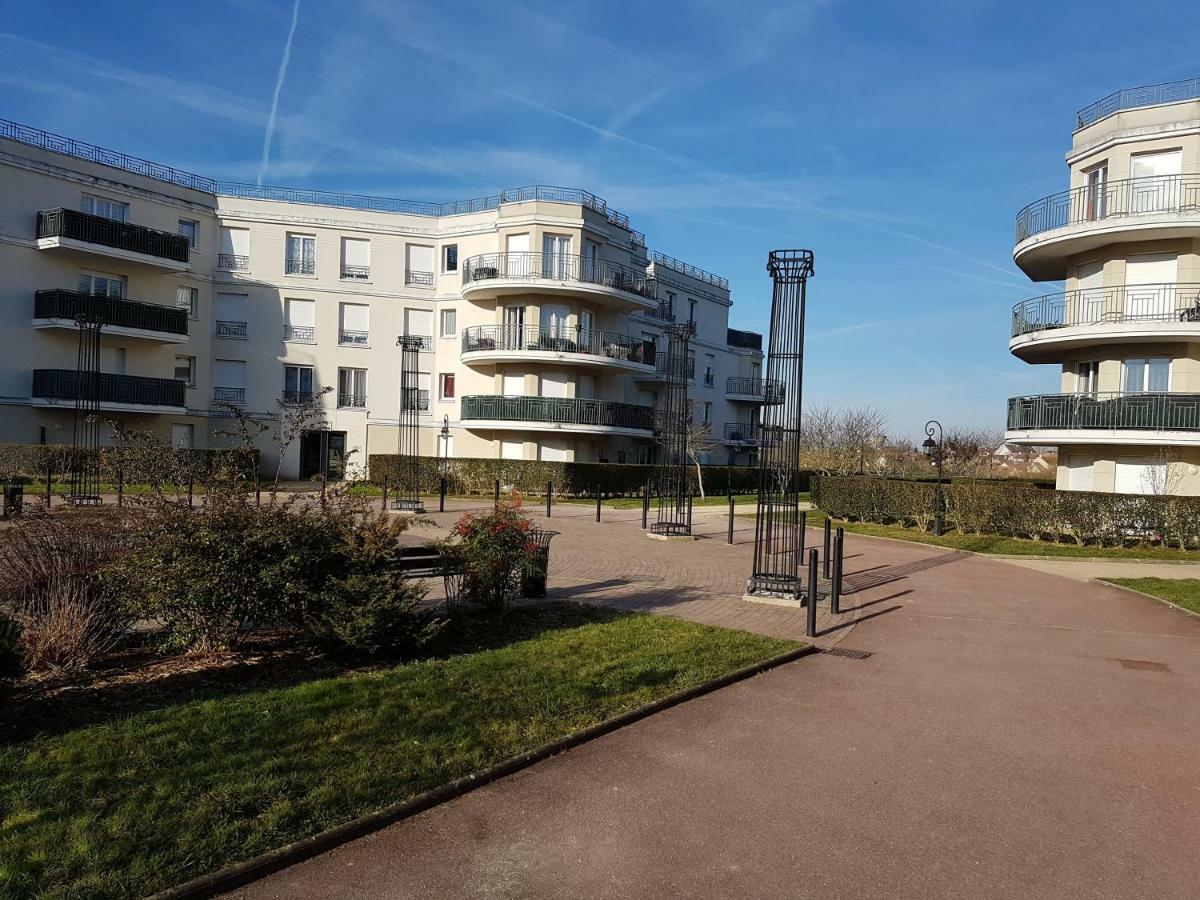 Appartement Avec Rez De Jardin A Disneyland Montevrain Ngoại thất bức ảnh